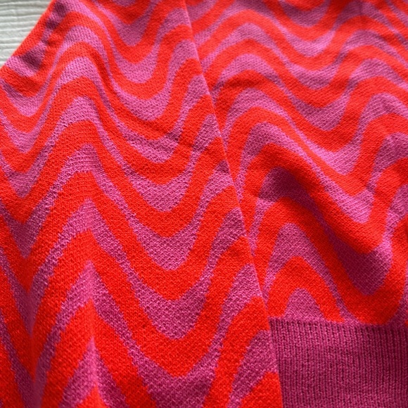LAST CHANCE H&M bright pink & orange wavy jacquard sweater NEW - Picture 6 of 6